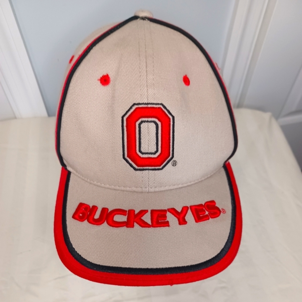 THE Ohio State Buckeyes 'Signatures' adjustable ball cap.  NWT